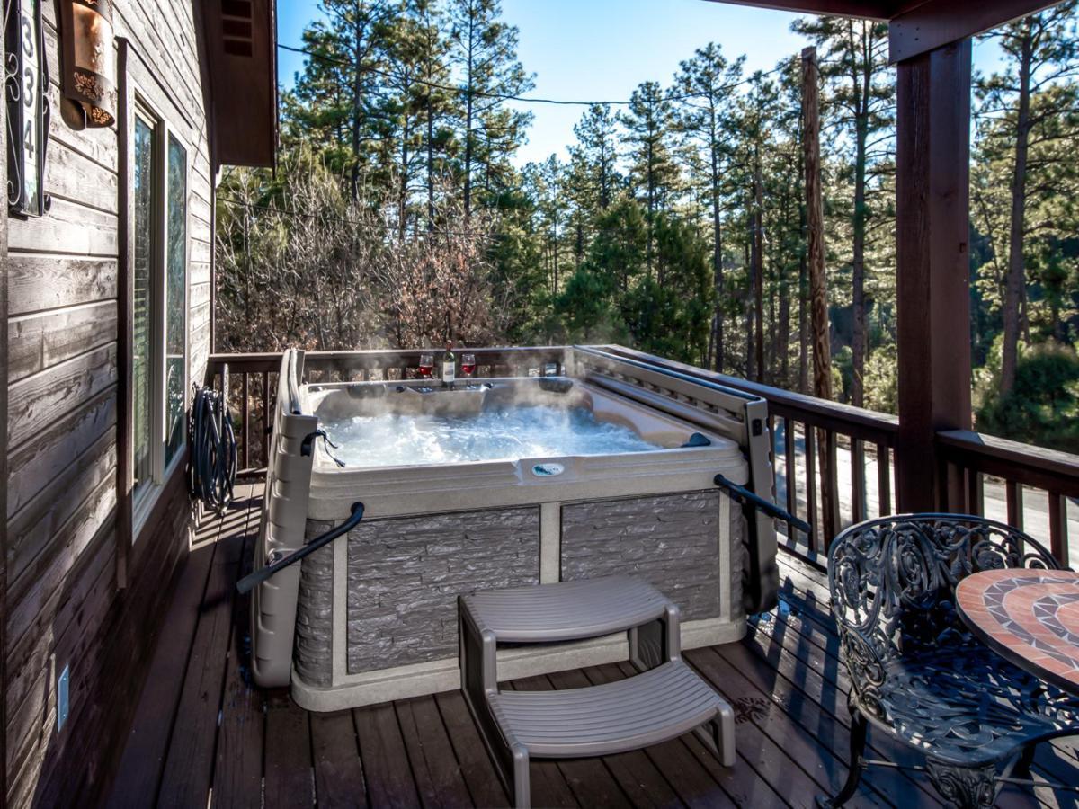Fifth Dimension, 2 Bedrooms, Wifi, Hot Tub, Game Table, Grill, Sleeps 4 ルイドソ エクステリア 写真