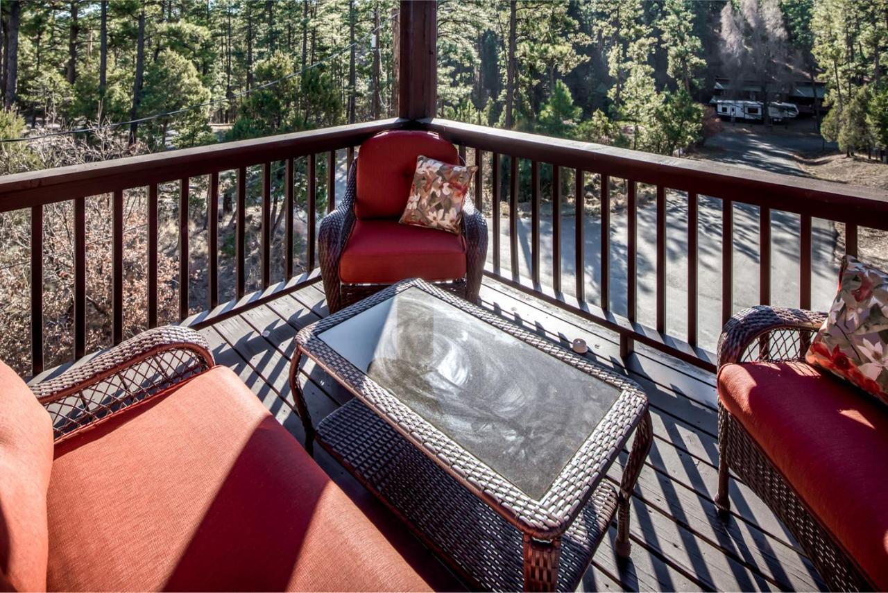Fifth Dimension, 2 Bedrooms, Wifi, Hot Tub, Game Table, Grill, Sleeps 4 ルイドソ エクステリア 写真