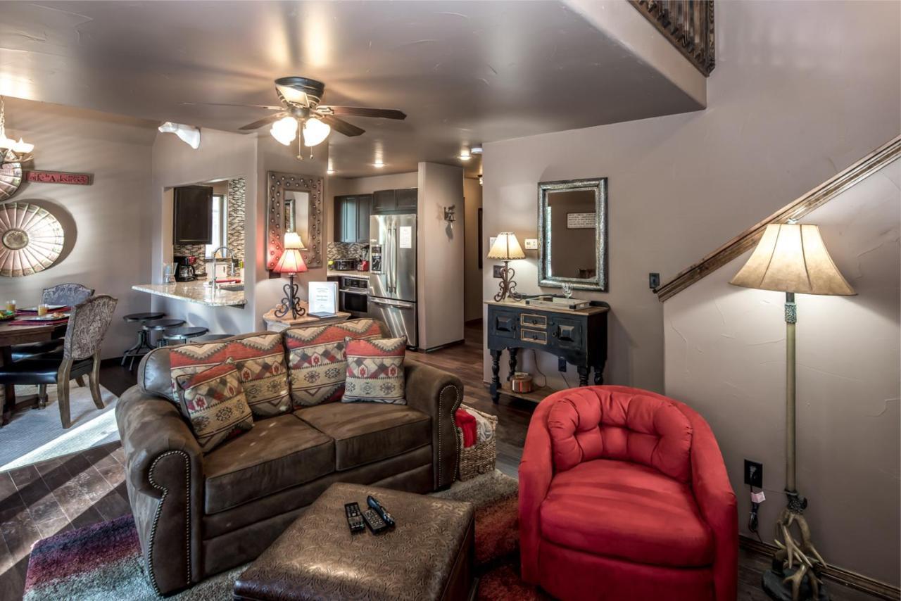 Fifth Dimension, 2 Bedrooms, Wifi, Hot Tub, Game Table, Grill, Sleeps 4 ルイドソ エクステリア 写真
