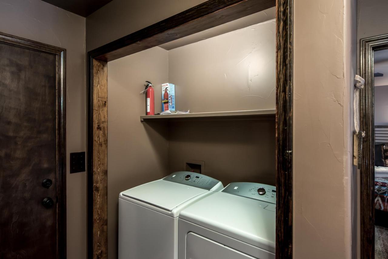 Fifth Dimension, 2 Bedrooms, Wifi, Hot Tub, Game Table, Grill, Sleeps 4 ルイドソ エクステリア 写真